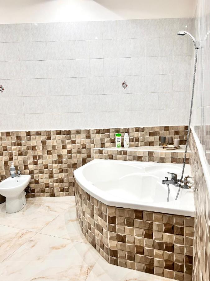 Casa Vacanze The Fortress Apartment Napoli Ngoại thất bức ảnh