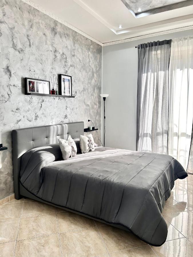 Casa Vacanze The Fortress Apartment Napoli Ngoại thất bức ảnh