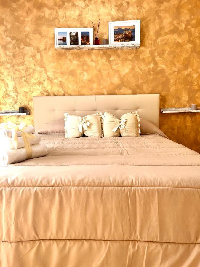 Casa Vacanze The Fortress Apartment Napoli Ngoại thất bức ảnh